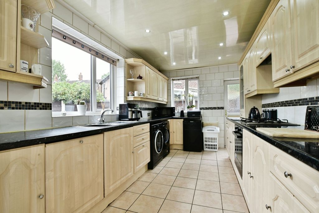 Property photo 3 of 33 Pbox-Img.Jpg