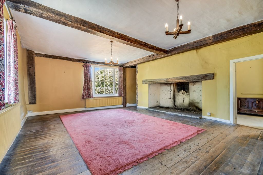 Property photo 3 of 11 Dining Room
