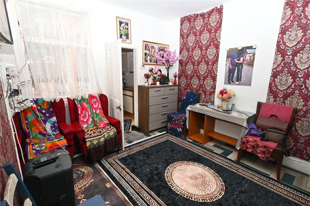 Property photo 3 of 8 Picture No. 06