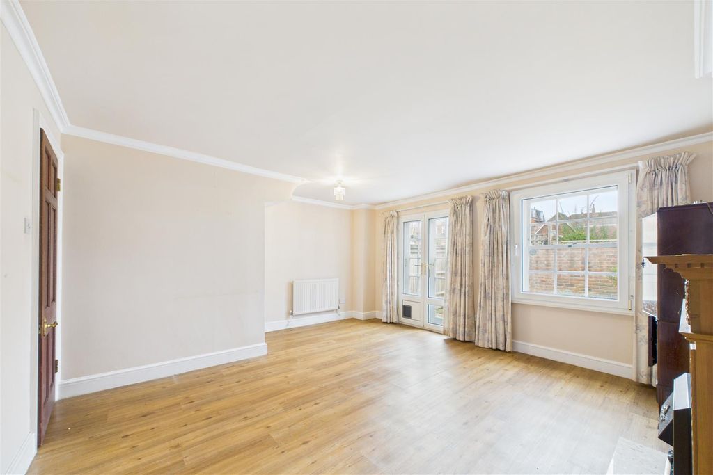 Property photo 3 of 14 Living Room