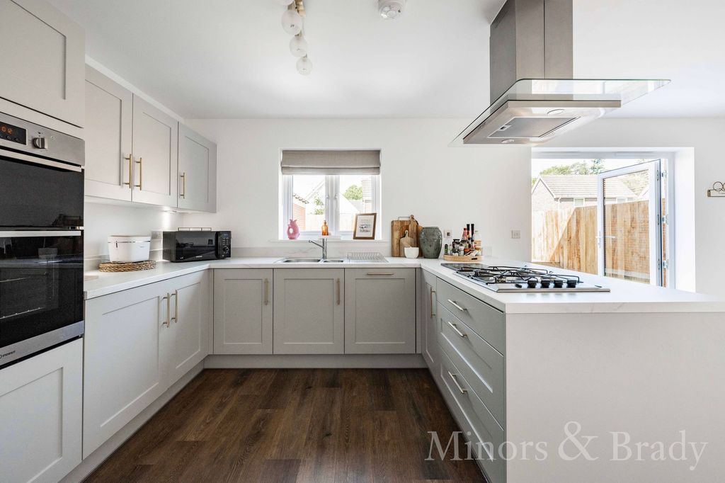 Property photo 3 of 22