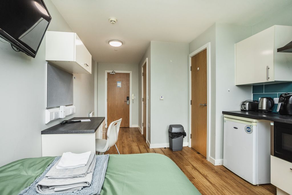 Property photo 2 of 11