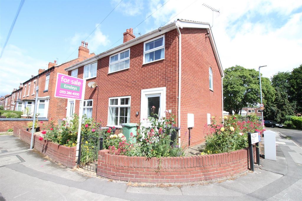 Property photo 1 of 12 Outside