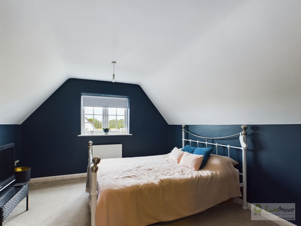 Property photo 3 of 4 6. Bedroom 1