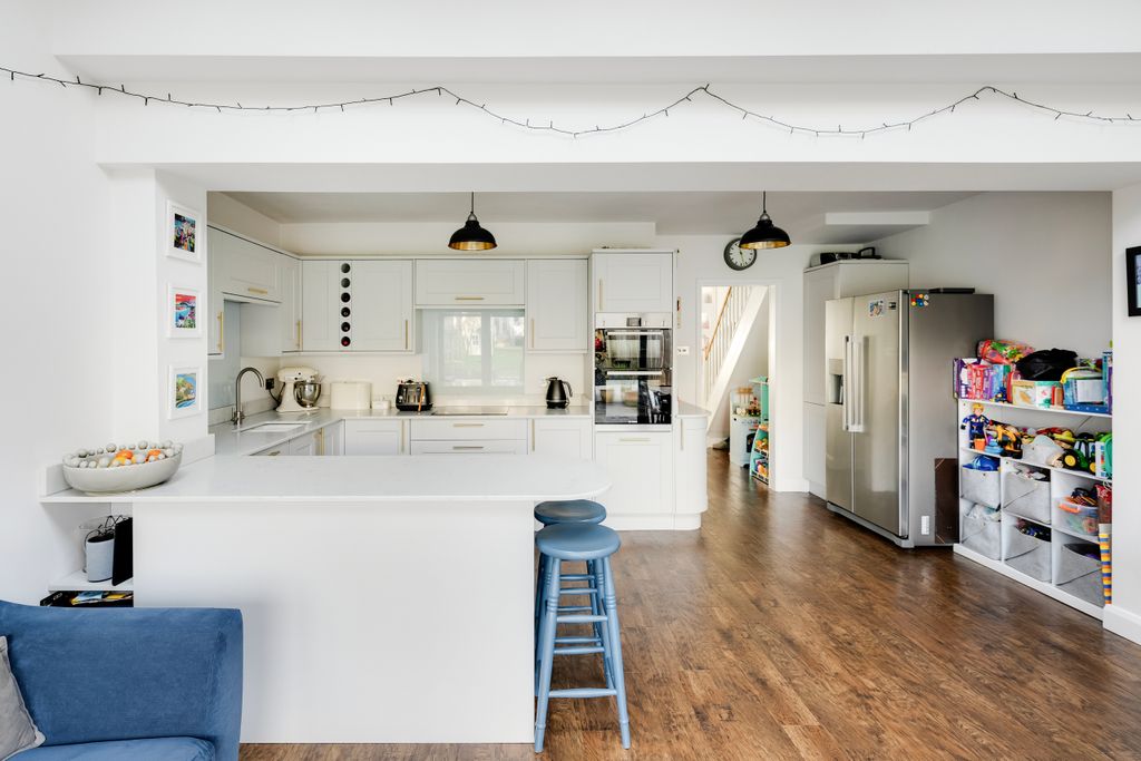 Property photo 2 of 25 Dsc00007