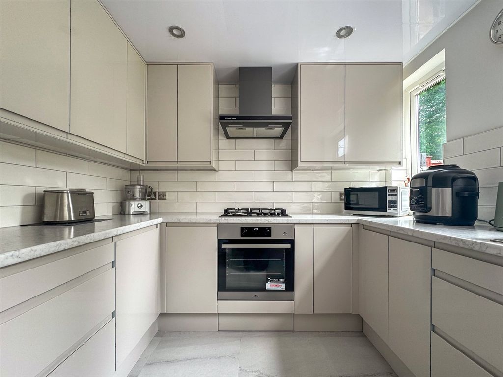 Property photo 2 of 20 Kitchen