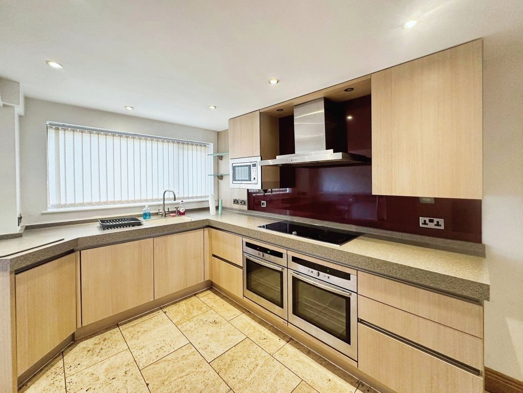 Property photo 1 of 15 Picture No. 12