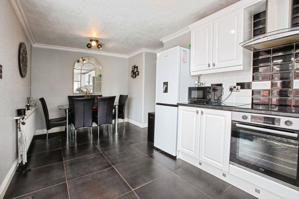 Property photo 3 of 17 Pbox-Img.Jpg