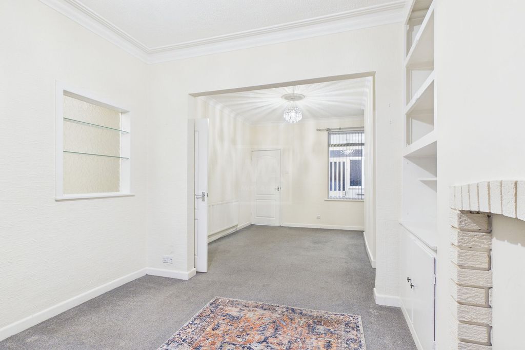 Property photo 3 of 13 Lounge/Dining Room