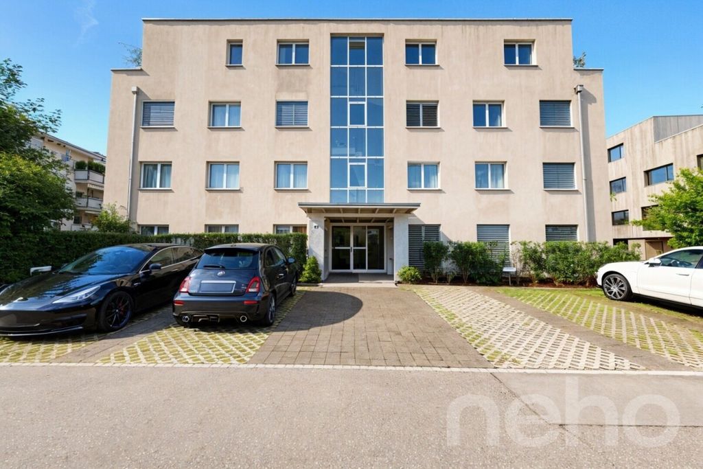 Property photo 3 of 11