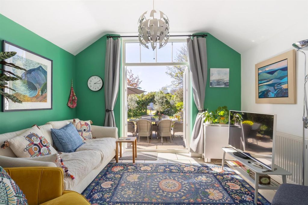 Property photo 2 of 33 010A3436-Hdr.Jpg