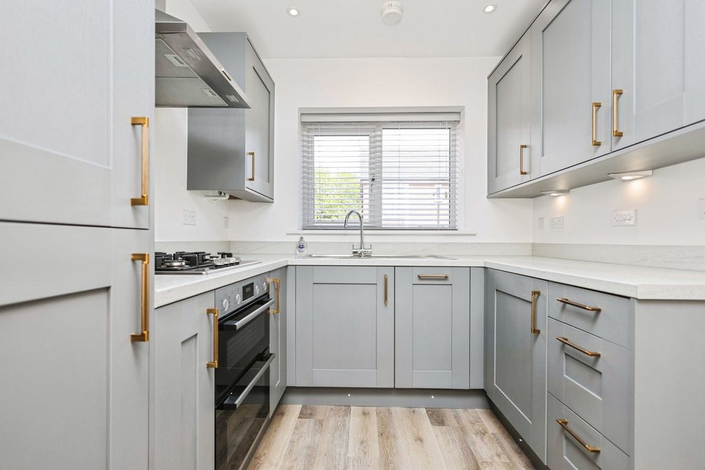 Property photo 2 of 20 Pbox-Img.Jpg