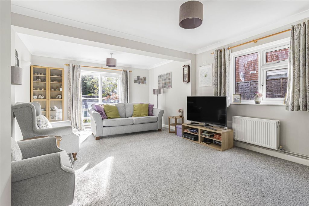 Property photo 3 of 18 9_63489.Jpg