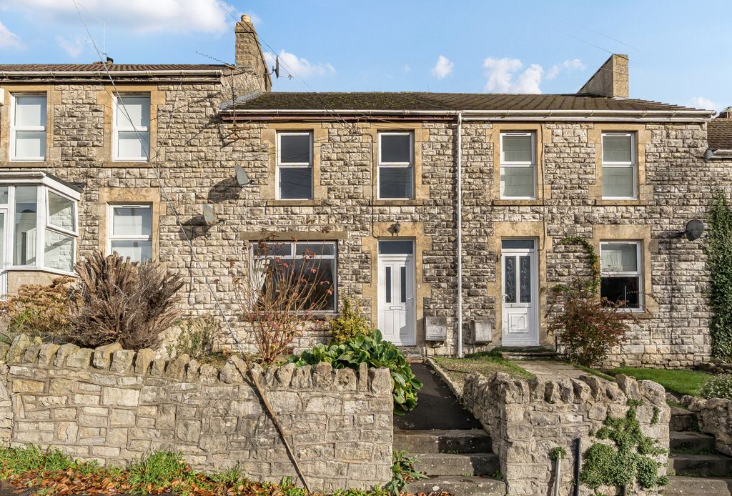 Property photo 1 of 23 1384010-1-691Dafb...