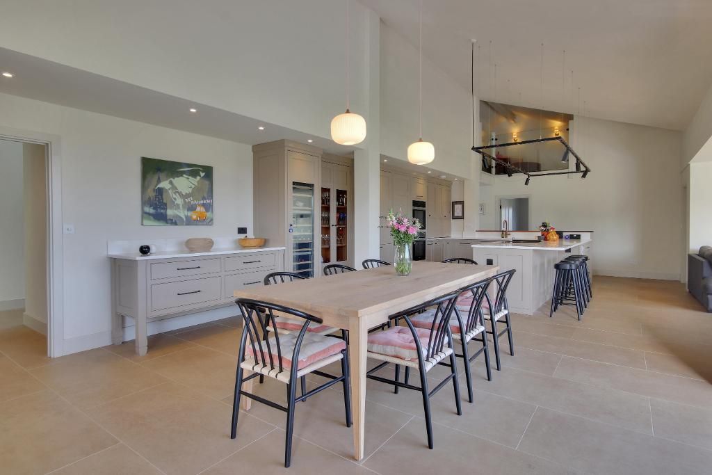 Property photo 3 of 27 Photo 3