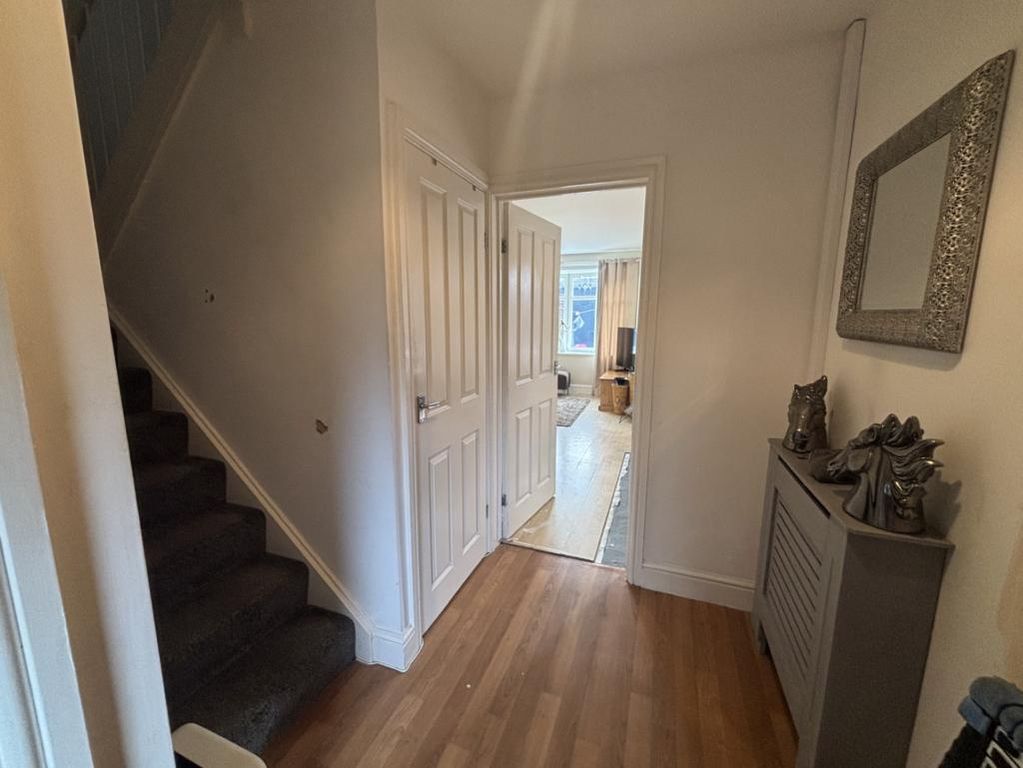 Property photo 2 of 14 Entrance Hall