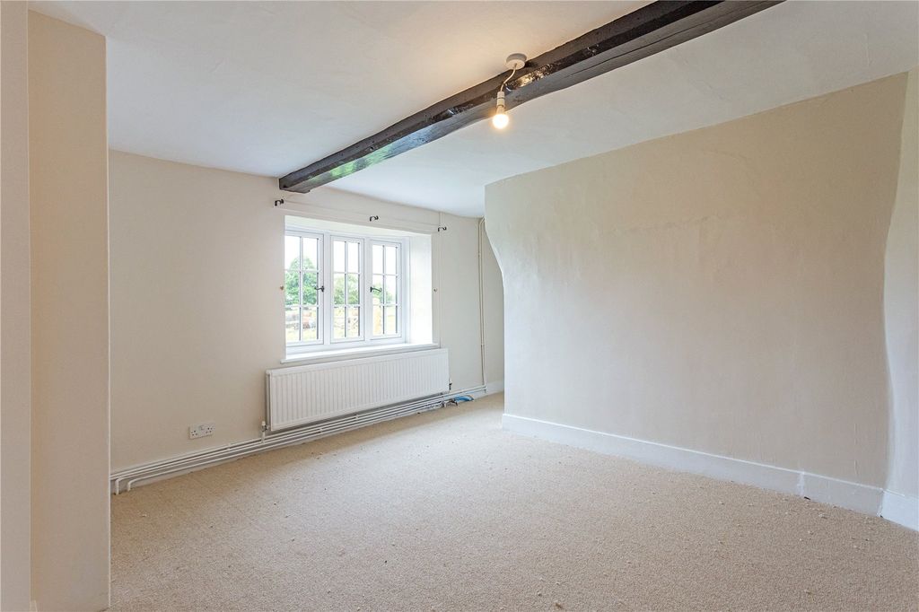 Property photo 3 of 11 Dining Room