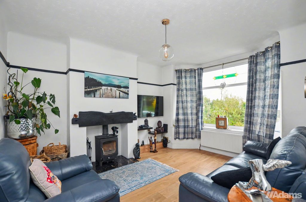 Property photo 3 of 33