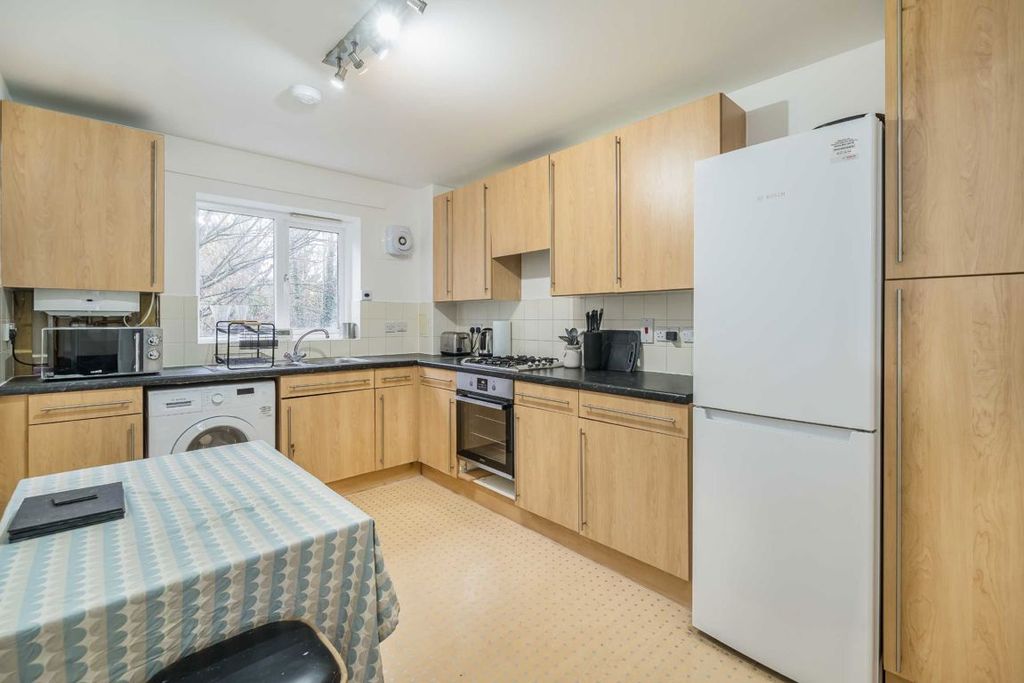 Property photo 3 of 7