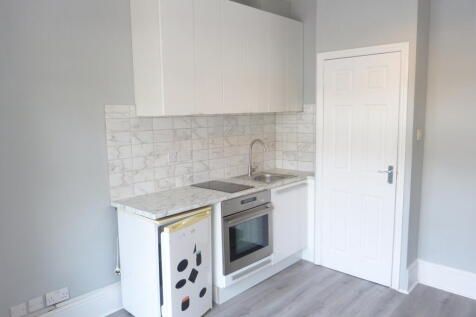 Property photo 2 of 4 85138_Flat_Leeside_Crescent_London_Greater_London_Nw11_0Jl_Studiol_Img_01_0000_Max_476x317