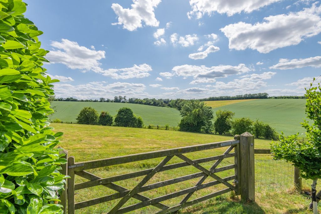 Property photo 2 of 24 Paddock