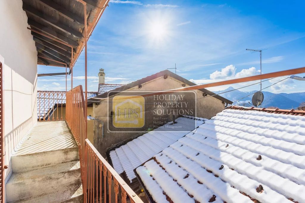 Property photo 2 of 47