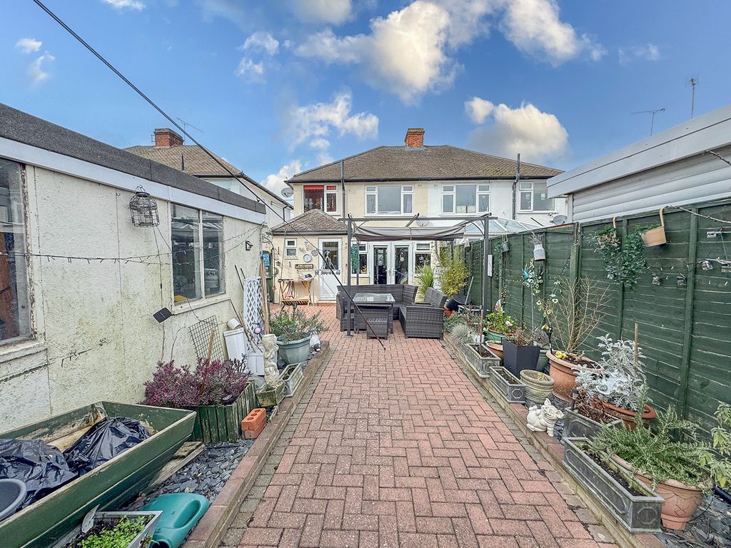 Property photo 2 of 21