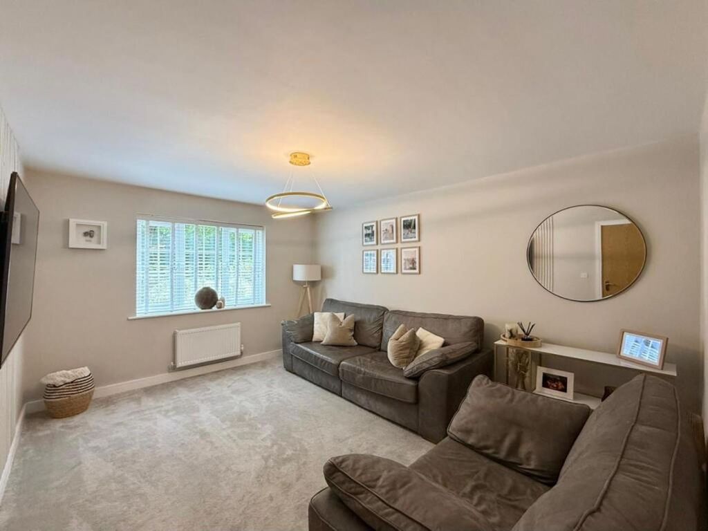 Property photo 2 of 34