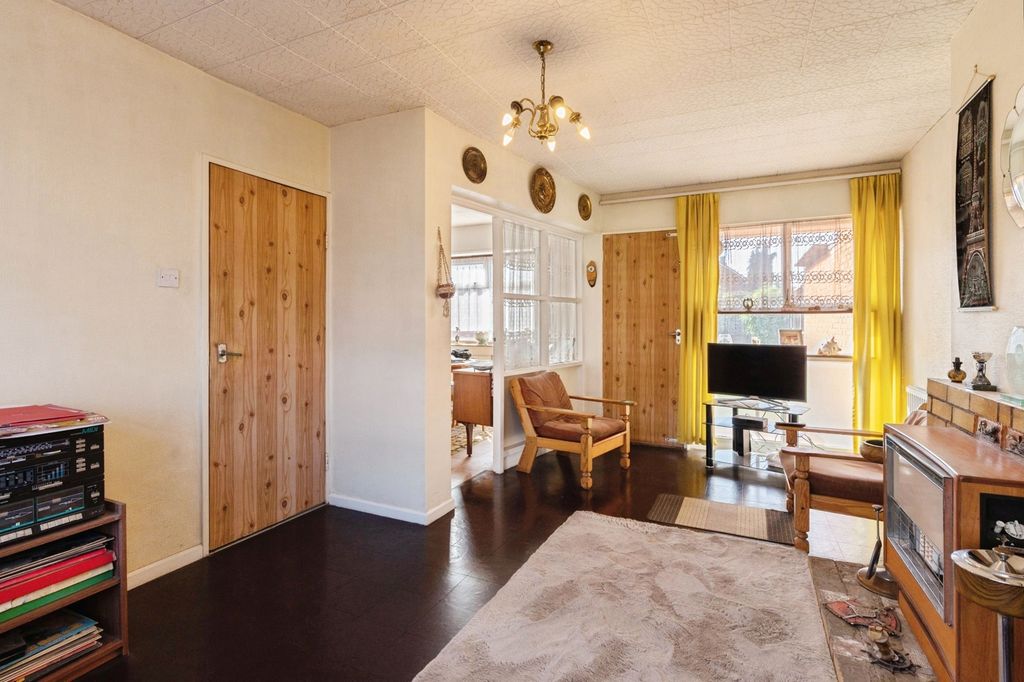 Property photo 2 of 18 Pbox-Img.Jpg