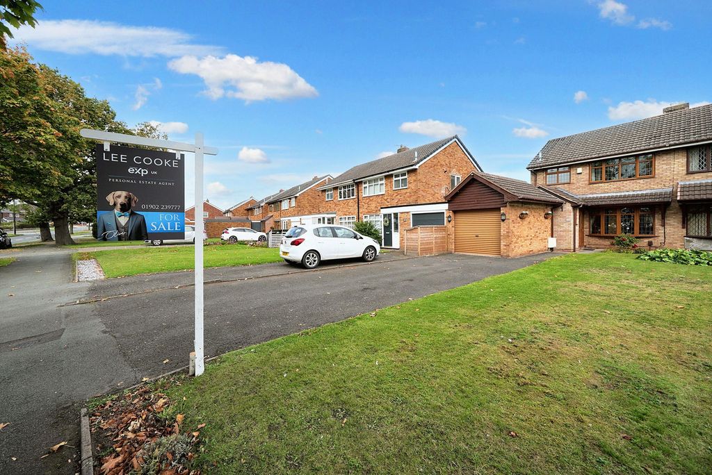 Property photo 1 of 35