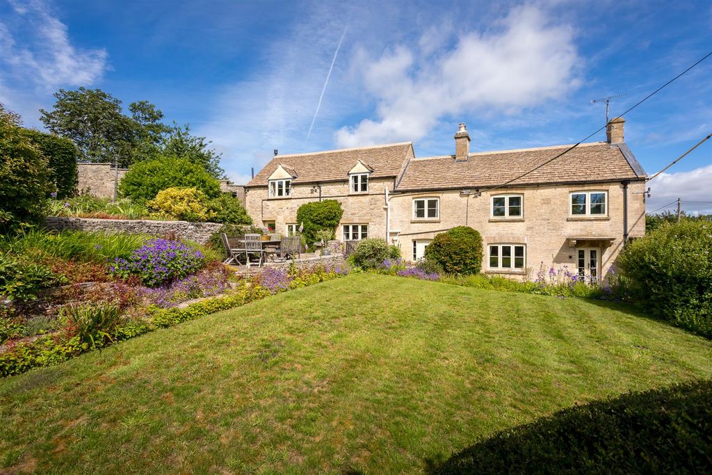 Property photo 1 of 39 31 - Old Prices - Gl54 4Aa - Web.Jpg