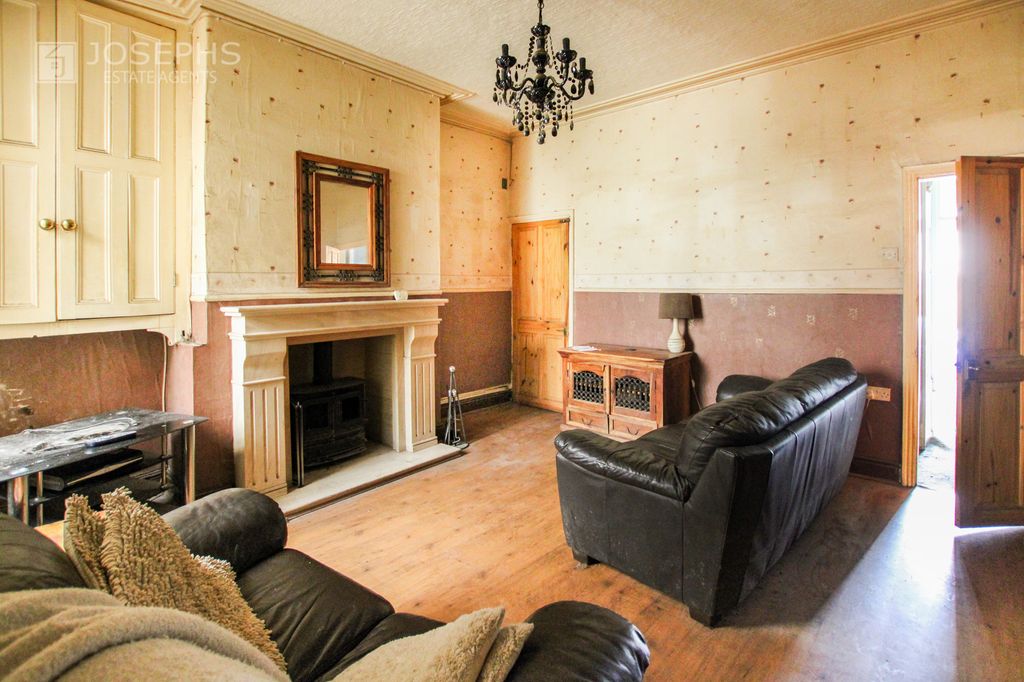 Property photo 3 of 7