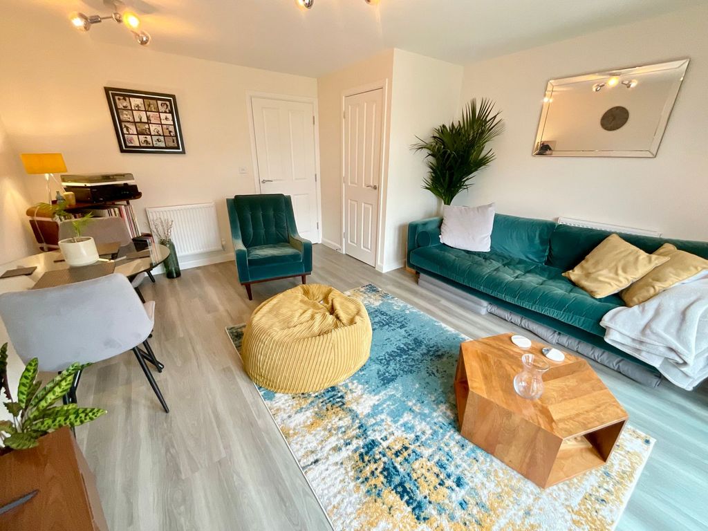 Property photo 2 of 18