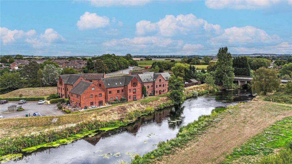 Property photo 1 of 31 Picture No. 10