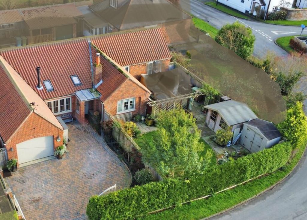 Property photo 3 of 21 Image001