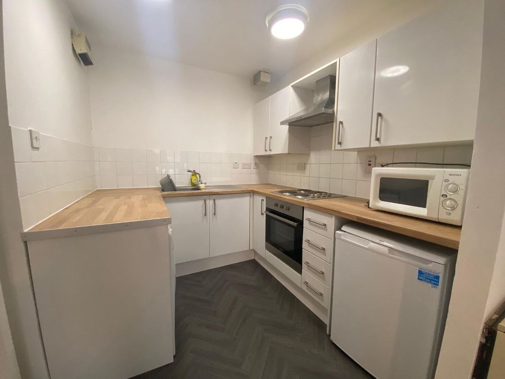 Property photo 3 of 15 Kitchen
