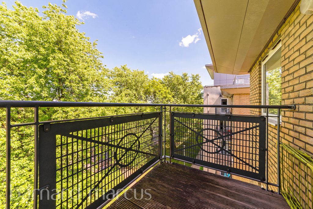 Property photo 3 of 11 Image
