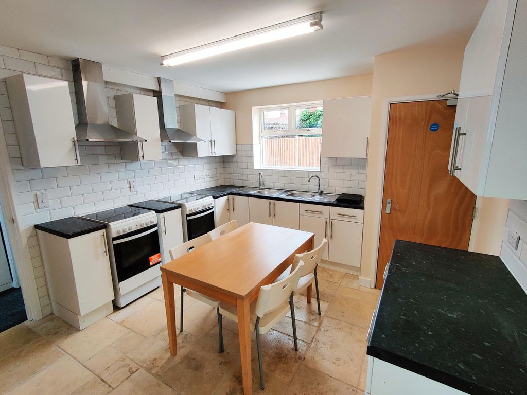 Property photo 2 of 5 Image