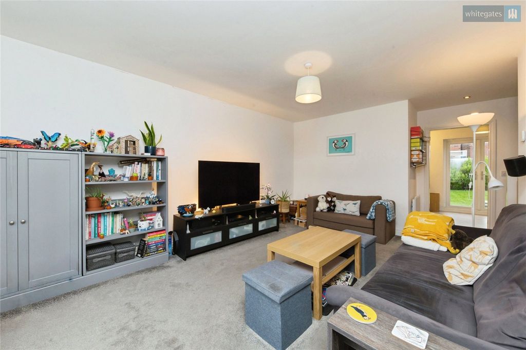 Property photo 3 of 17 Picture No. 01