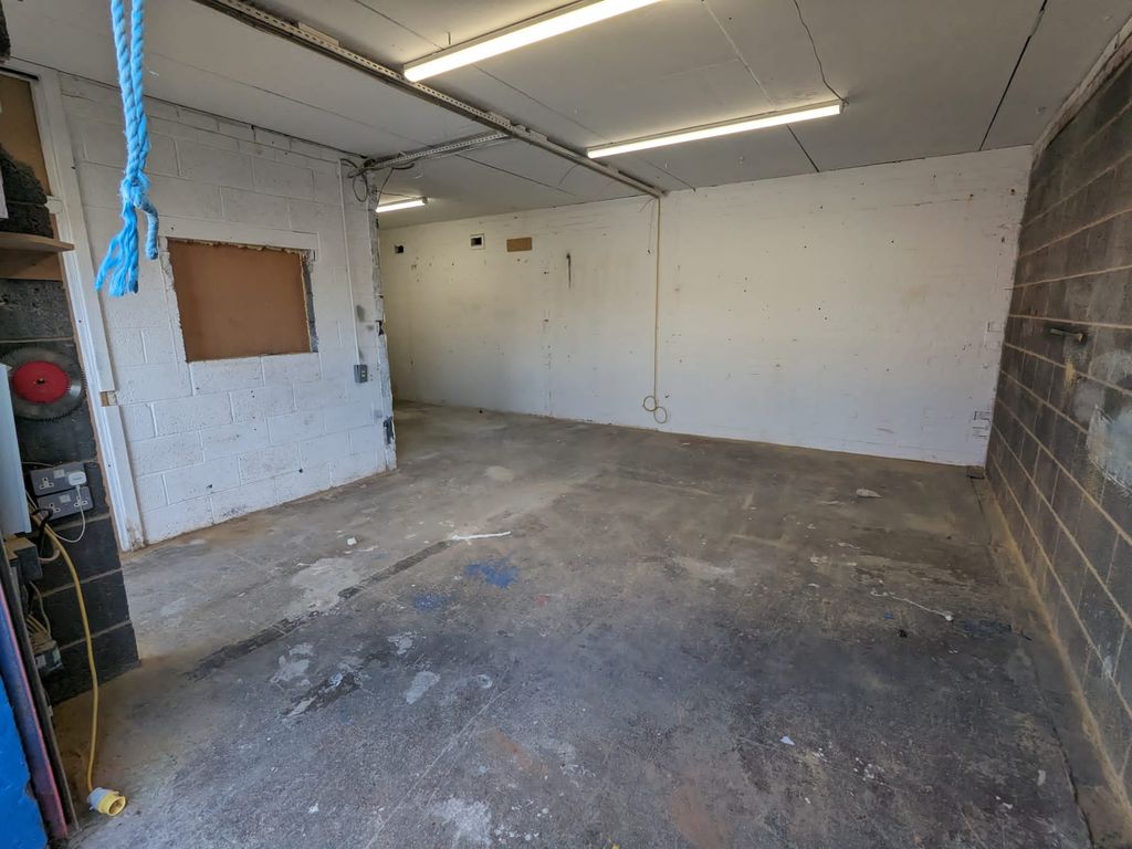 Property photo 1 of 3