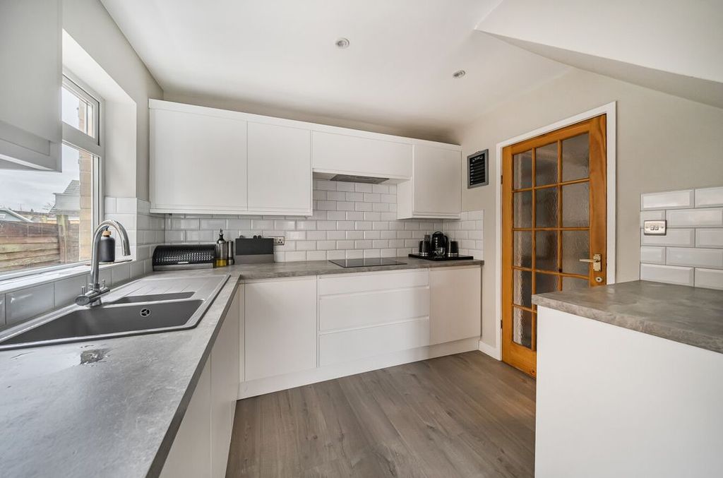 Property photo 3 of 12 13938181069665052A4939