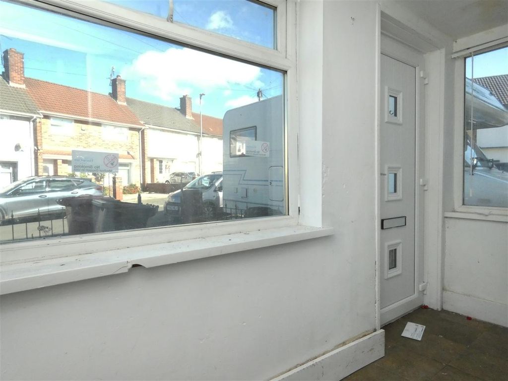Property photo 2 of 14 Entrance Porch