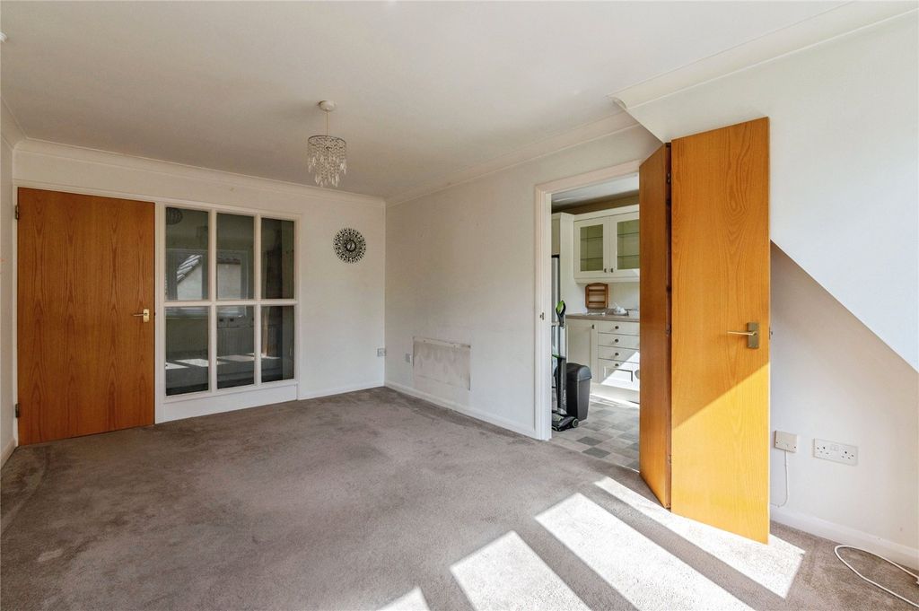 Property photo 3 of 11 Picture No. 10