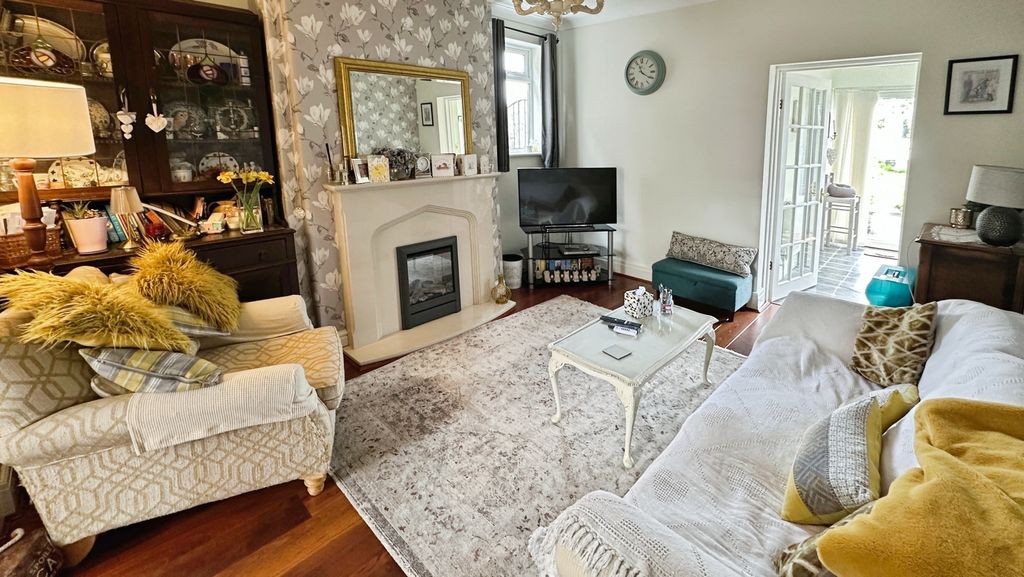 Property photo 2 of 22 Pbox-Img.Jpeg