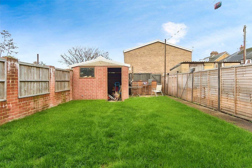 Property photo 3 of 16 Garden