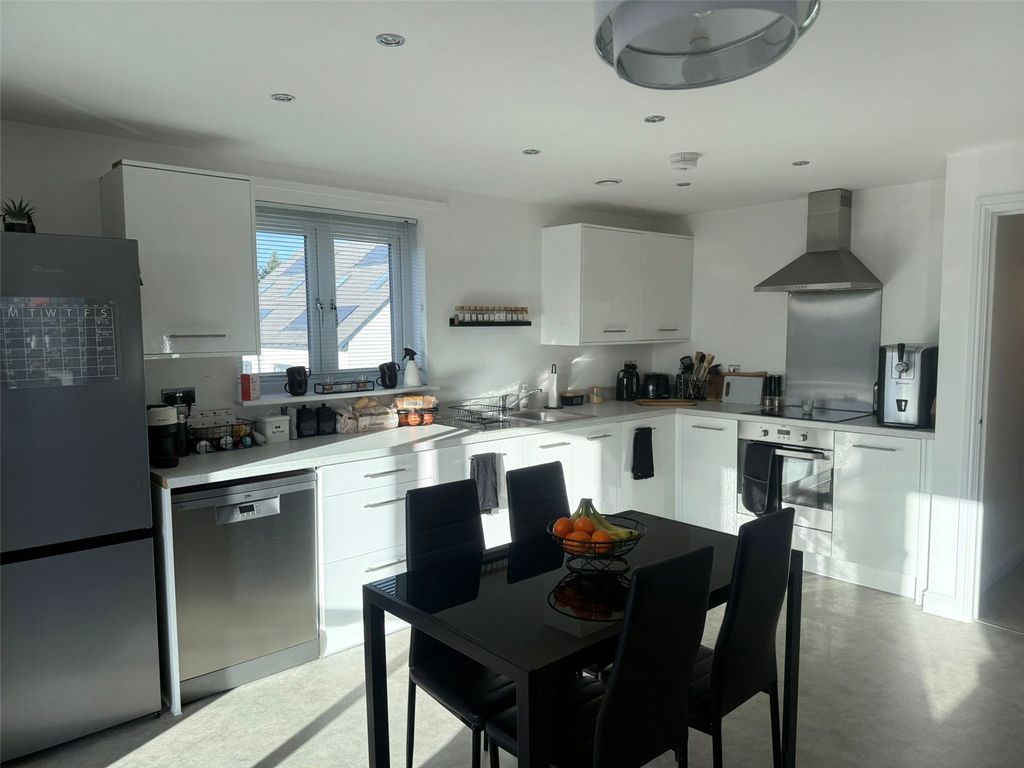 Property photo 3 of 8 Picture No. 06