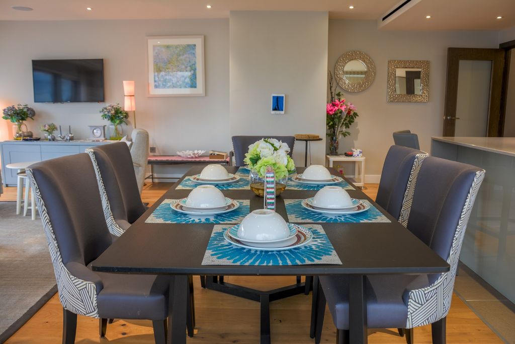 Property photo 1 of 11 Dining Area