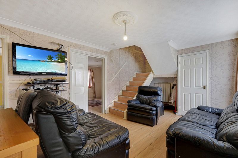 Property photo 3 of 10 4685612