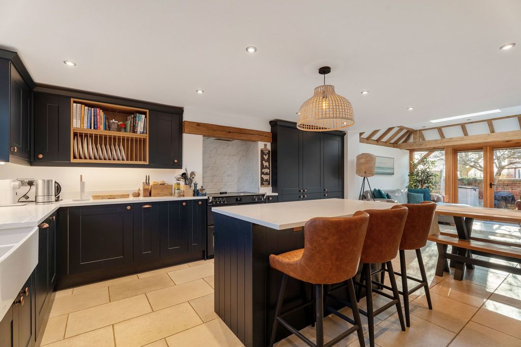 Property photo 3 of 24 53