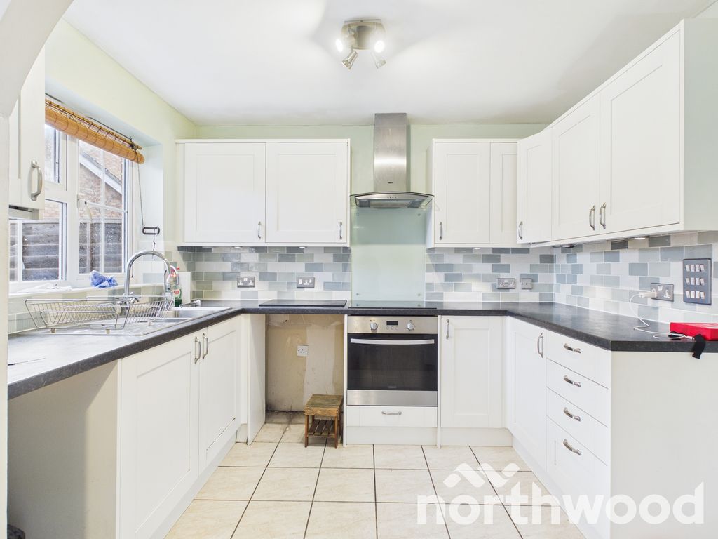 Property photo 2 of 31